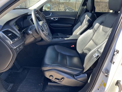 Used 2020 Volvo XC90 T6 Momentum image 12