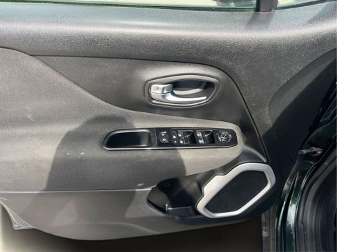 Used 2021 Jeep Renegade Sport image 21