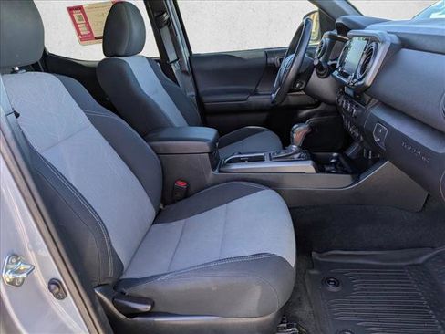 Used 2021 Toyota Tacoma TRD Off-Road w/ Technology Package AWD/4WD image 19