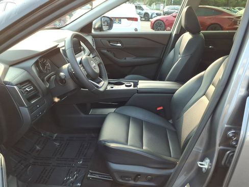 Used 2023 Nissan Rogue SV w/ SV Premium B Package AWD/4WD image 4