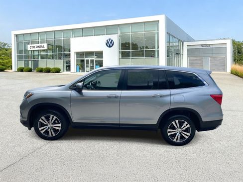 Used 2017 Honda Pilot EX image 2