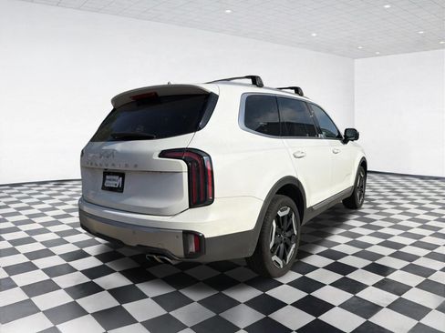 Used 2024 Kia Telluride EX w/ EX Captain's Chair Package FWD image 4