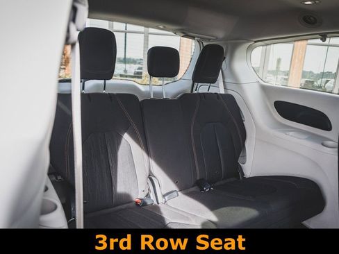 Used 2019 Chrysler Pacifica Touring Plus w/ Advanced Safetytec Group image 31