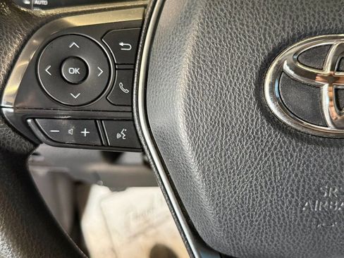 Used 2018 Toyota Camry LE FWD image 10