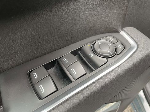 Used 2025 Chevrolet Silverado 1500 LT image 17