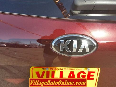 Used 2019 Kia Sorento LX image 35