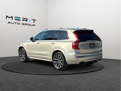 Used 2018 Volvo XC90 T6 Momentum w/ Convenience Package AWD/4WD image 7