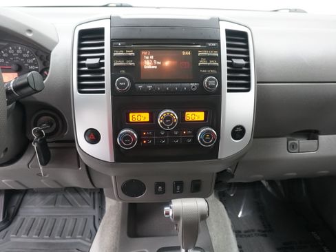 Used 2013 Nissan Frontier SV w/ SV Value Truck Pkg RWD image 14