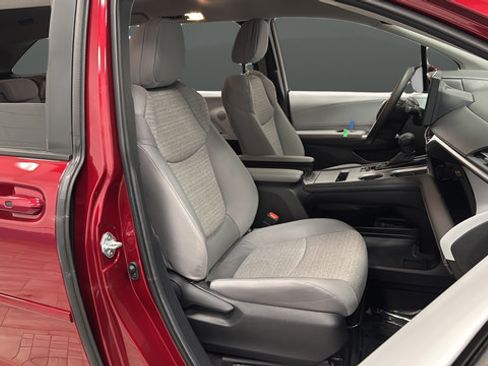 Used 2025 Toyota Sienna LE AWD/4WD image 24