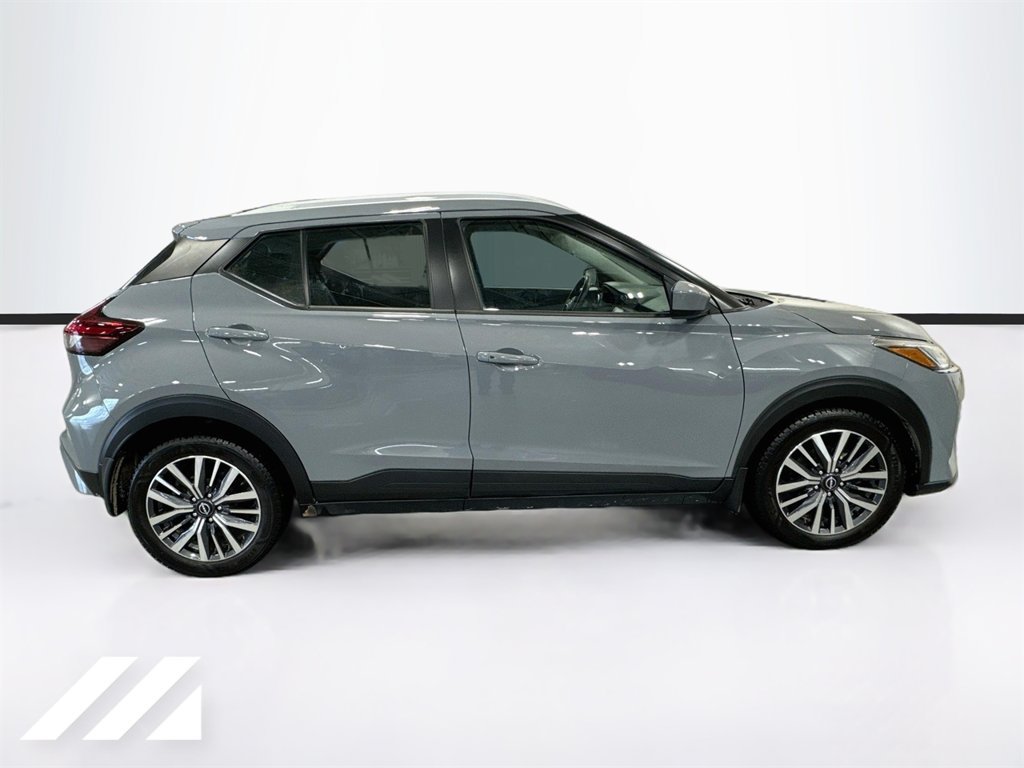 Used 2023 Nissan Kicks SV FWD image 4