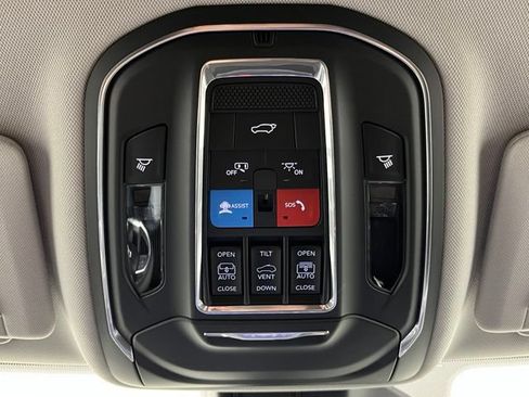 Used 2024 Jeep Grand Cherokee Limited 4xe w/ Luxury Tech Group II AWD/4WD image 20