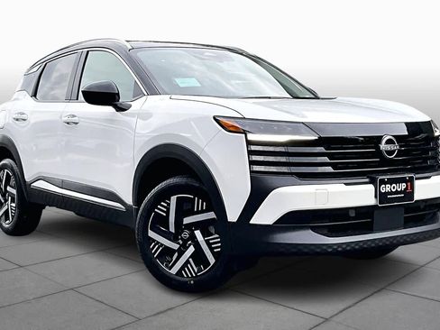 New 2026 Nissan Kicks SV image 2