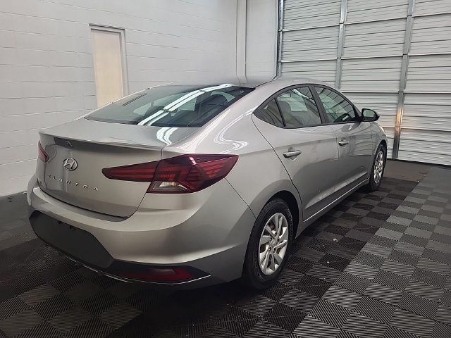 Used 2020 Hyundai Elantra SE FWD image 2