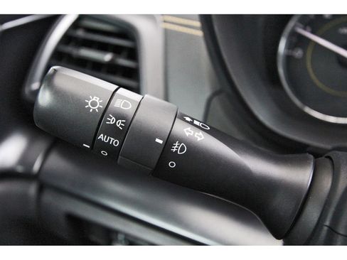 Used 2021 Subaru Crosstrek 2.5i Sport w/ Moonroof Package image 17