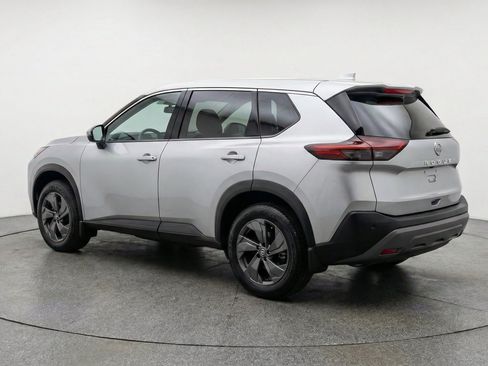 Used 2025 Nissan Rogue SV FWD image 6