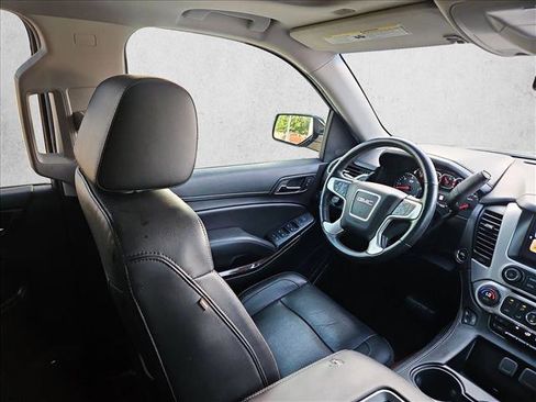 Used 2017 GMC Yukon SLT w/ Open Road Package AWD/4WD image 2