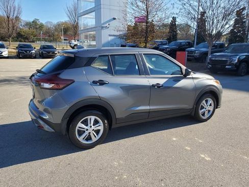 Certified 2025 Nissan Kicks Play S image 4