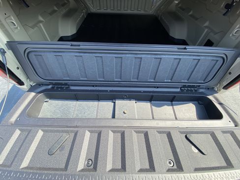 Used 2024 Chevrolet Colorado Trail Boss w/ Advanced Trailering Package image 24