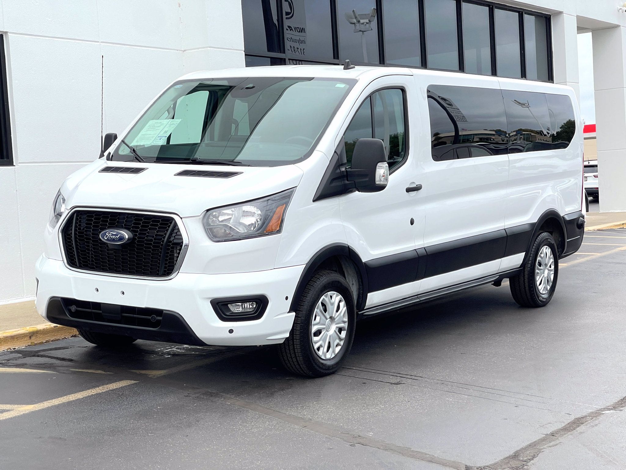 Used 2024 Ford Transit 350 XLT RWD image 7