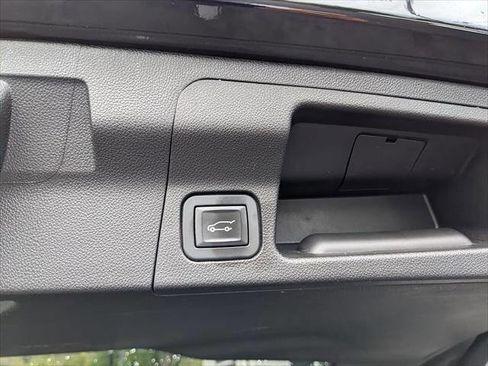 Used 2019 GMC Acadia SLT image 16