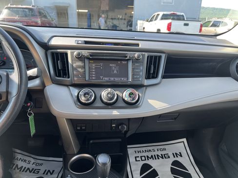 Used 2014 Toyota RAV4 LE AWD/4WD image 24