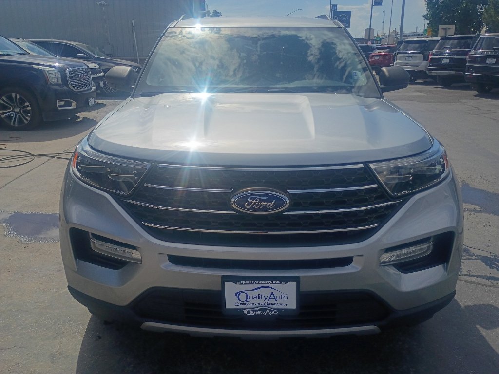 Used 2023 Ford Explorer XLT w/ Equipment Group 202A RWD image 3