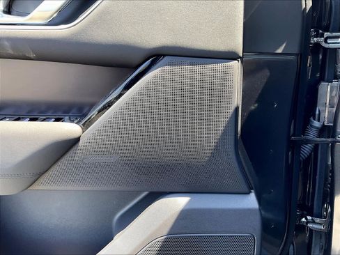 New 2026 Land Rover Range Rover Velar Dynamic SE image 20