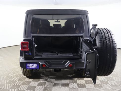 Used 2021 Jeep Wrangler Unlimited Sahara w/ Cold Weather Group image 14