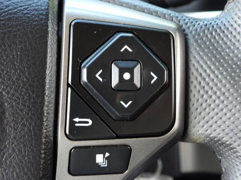Used 2021 Toyota Tacoma SR5 RWD image 78