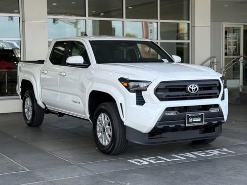 New 2026 Toyota Tacoma SR5 AWD/4WD image 6