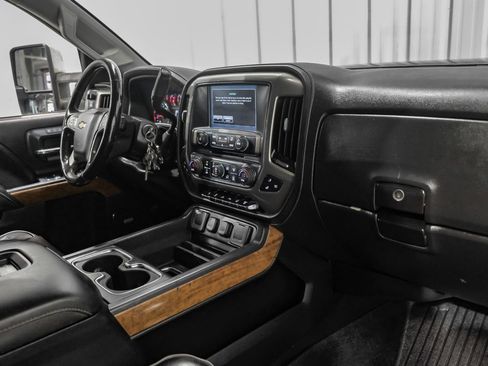 Used 2019 Chevrolet Silverado 3500 High Country w/ Duramax Plus Package image 12