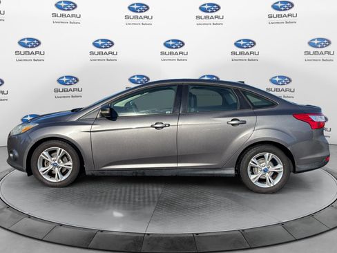 Used 2013 Ford Focus SE FWD image 3