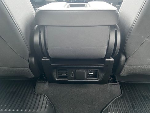 Used 2023 Chevrolet Silverado 1500 LT image 7