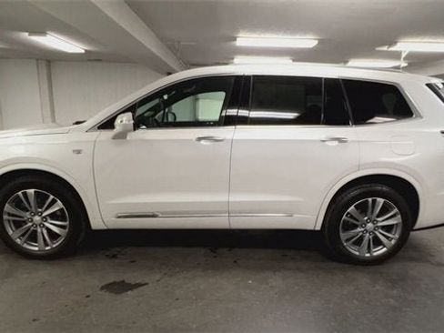 Certified 2023 Cadillac XT6 Premium Luxury image 5