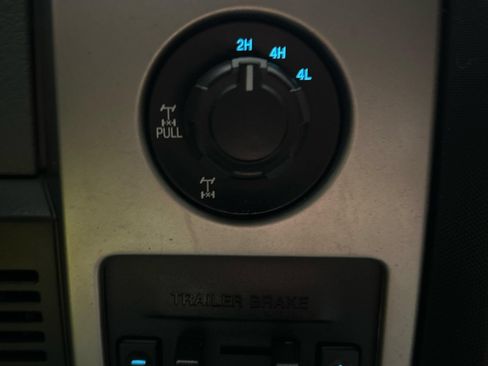 Used 2013 Ford F150 XLT w/ Luxury Equipment Group AWD/4WD image 14