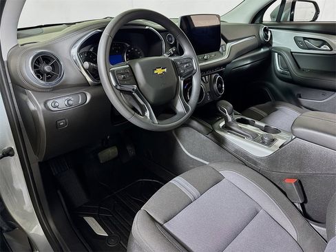 Certified 2025 Chevrolet Blazer LT w/ Convenience Package image 7