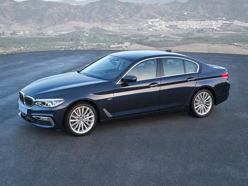 Used 2018 BMW 530i RWD image 1