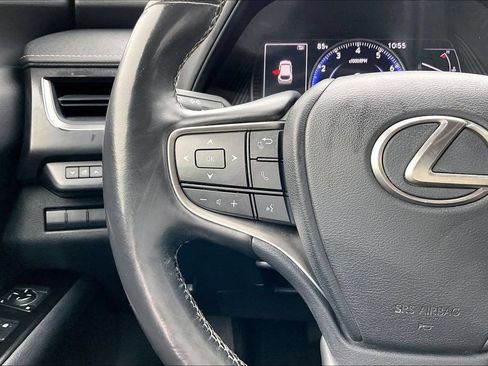 Used 2019 Lexus UX 200 w/ Premium Package FWD image 10