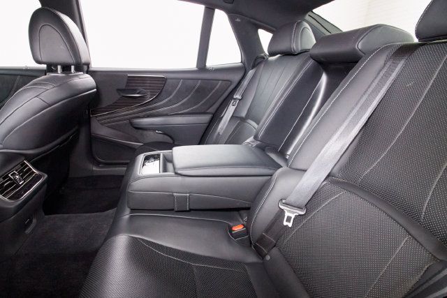 Used 2019 Lexus LS 500 w/ Accessory Package (Z2) RWD image 22