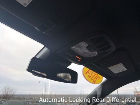 Used 2024 GMC Canyon Denali image 29