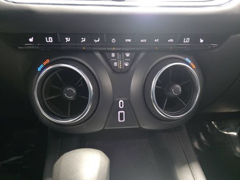 Used 2022 Chevrolet Blazer LT FWD image 24