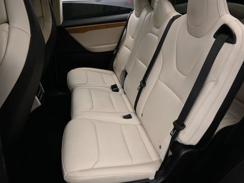 Used 2018 Tesla Model X 75D AWD/4WD image 28