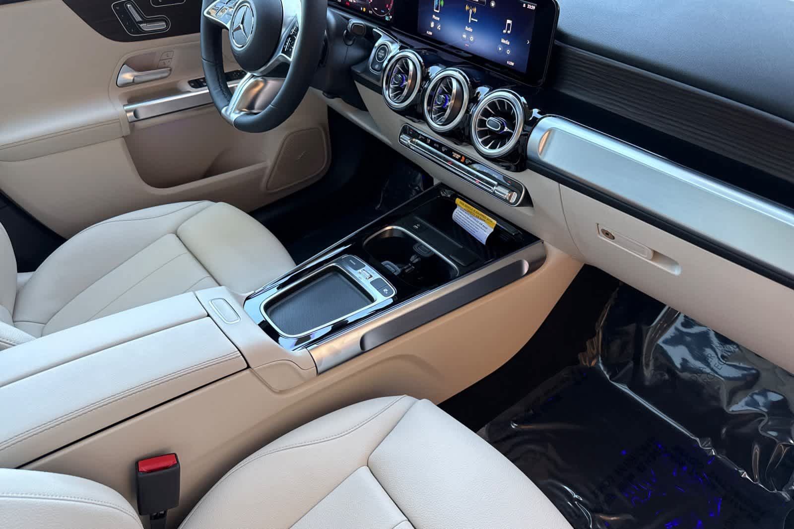 New 2026 Mercedes-Benz GLB 250 image 15