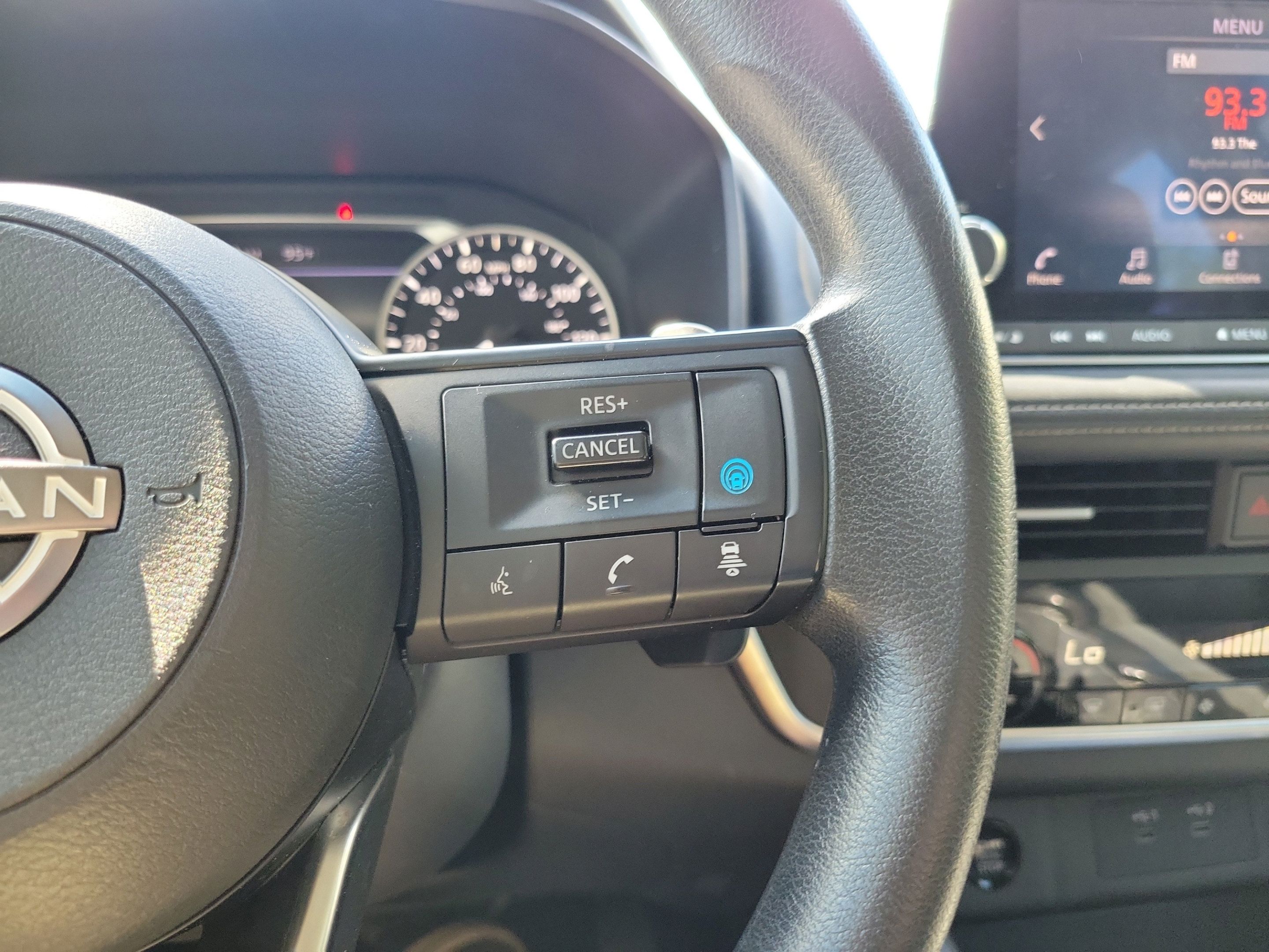 Used 2024 Nissan Rogue SV FWD image 19