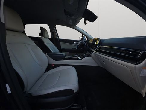 Used 2023 Kia Sportage EX image 14