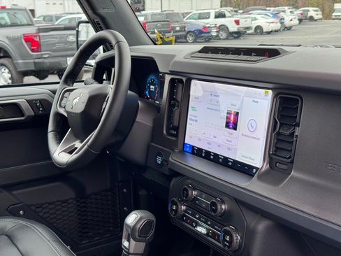 New 2025 Ford Bronco Badlands w/ Sasquatch Package image 24