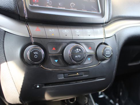 Used 2019 Dodge Journey Crossroad image 27