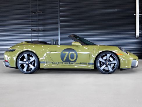 New 2026 Porsche 911 GTS image 12