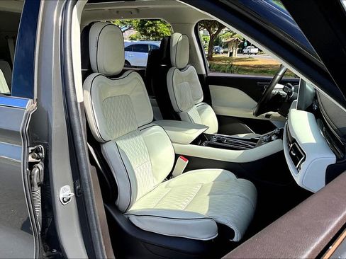 Used 2022 Lincoln Aviator Black Label w/ Dynamic Handling Package image 7