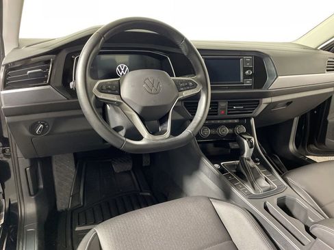 Used 2024 Volkswagen Jetta SE FWD image 8